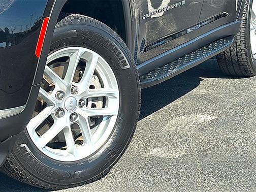 2021 Jeep Grand Cherokee L Laredo