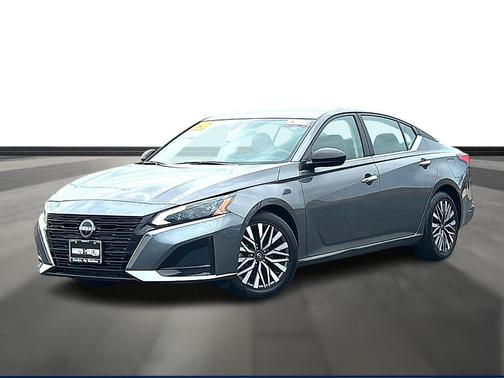 Gun Metallic 2025 Nissan Altima SV