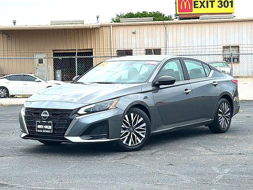 Gun Metallic 2025 Nissan Altima SV