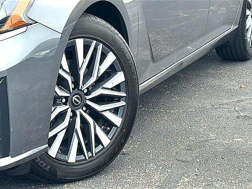 Gun Metallic 2025 Nissan Altima SV