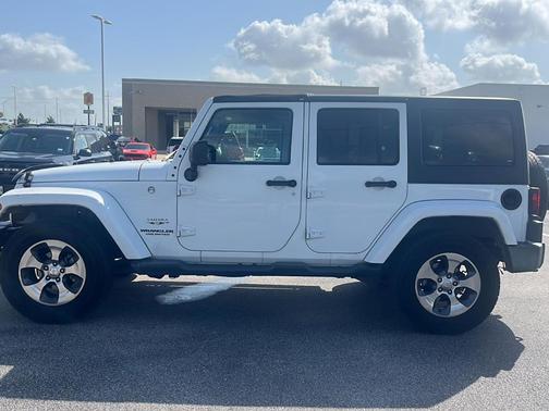 2017 Jeep Wrangler Unlimited Sahara