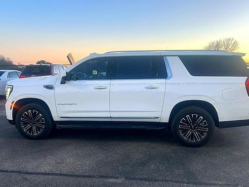 2025 GMC Yukon XL Elevation