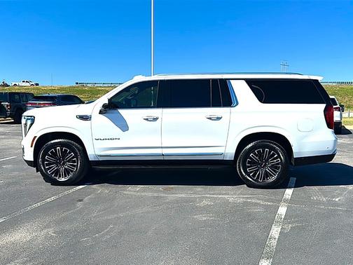 2025 GMC Yukon XL Elevation