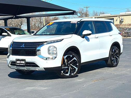 2024 Mitsubishi Outlander SE