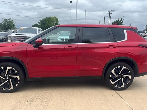 2022 Mitsubishi Outlander SE