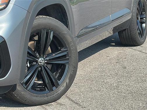 2023 Volkswagen Atlas 3.6 V6 SEL R-Line Black