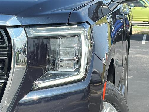 2022 GMC Yukon XL SLE