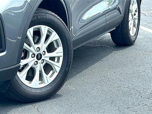Carbonized Gray Metallic 2024 Ford Escape Active