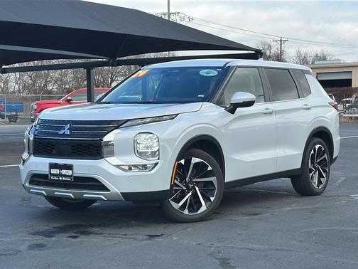 2024 Mitsubishi Outlander SE