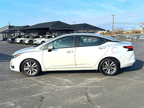 2023 Nissan Versa 1.6 SV