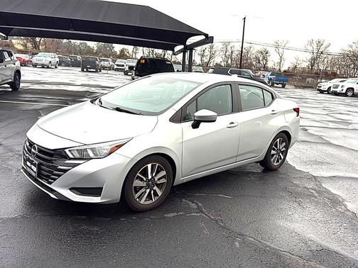 2023 Nissan Versa 1.6 SV