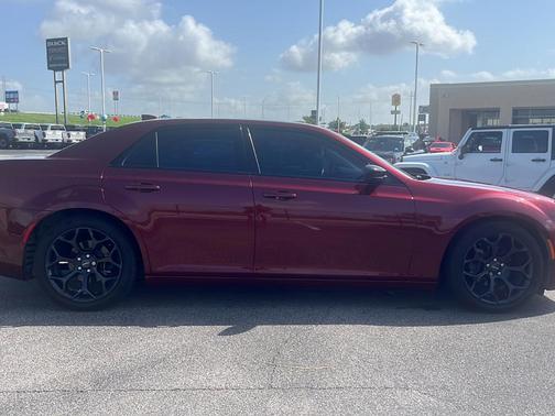 2019 Chrysler 300 Touring