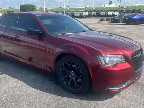 2019 Chrysler 300 Touring