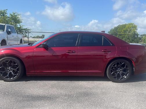 2019 Chrysler 300 Touring