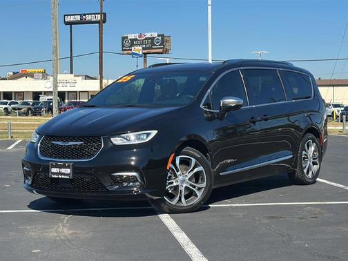 2025 Chrysler Pacifica Pinnacle