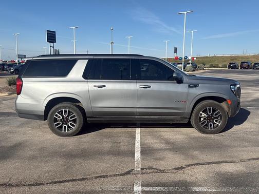 2023 GMC Yukon XL AT4