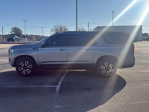 2023 GMC Yukon XL AT4