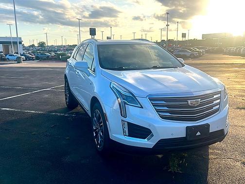Crystal White Tri-Coat 2018 Cadillac XT5 Premium Luxury