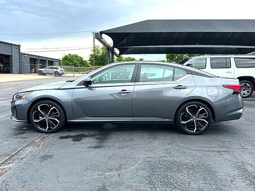 Gun Metallic 2024 Nissan Altima 2.5 SR