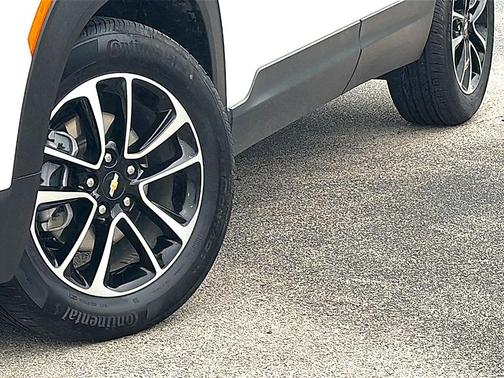 Summit White 2025 Chevrolet Trailblazer LT