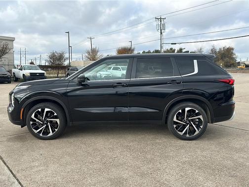 2024 Mitsubishi Outlander SE
