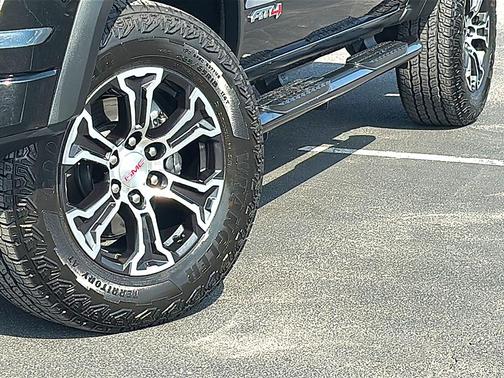 2024 GMC Canyon AT4