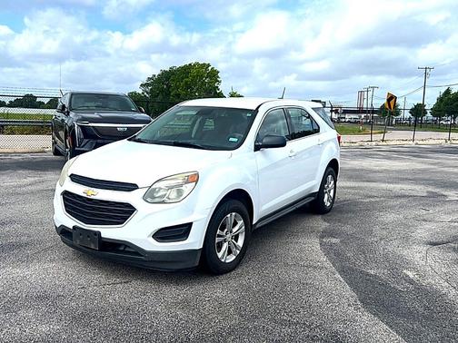 Summit White 2017 Chevrolet Equinox LS