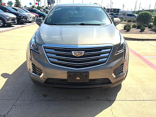 Manhattan Noir Metallic 2019 Cadillac XT5 Base