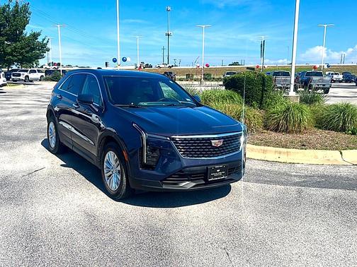 Stellar Black Metallic 2024 Cadillac XT4 Luxury