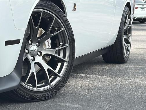 2016 Dodge Challenger R/T Scat Pack