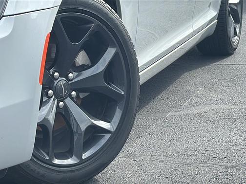 2023 Chrysler 300 Touring