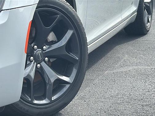 2023 Chrysler 300 Touring