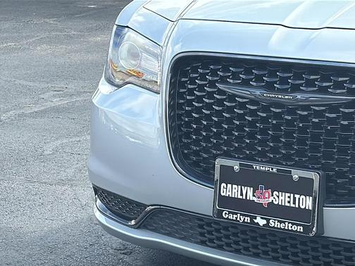 2023 Chrysler 300 Touring
