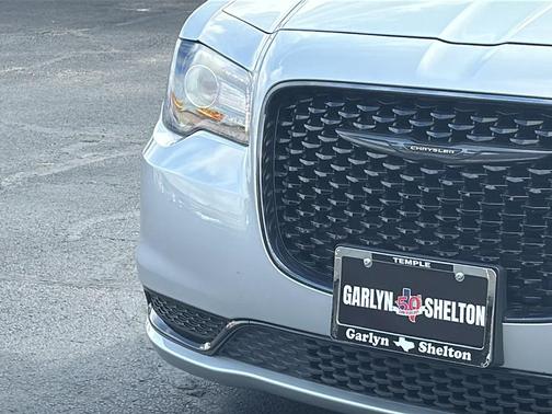 2023 Chrysler 300 Touring