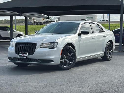 2023 Chrysler 300 Touring