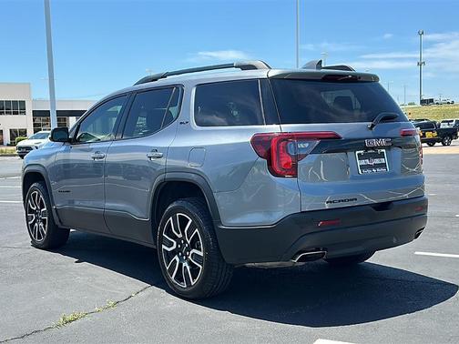 2021 GMC Acadia SLT