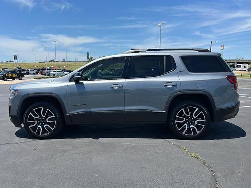 2021 GMC Acadia SLT