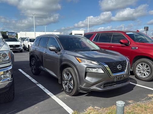 2022 Nissan Rogue SL