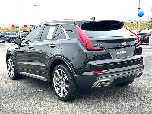 2023 Cadillac XT4 Premium Luxury