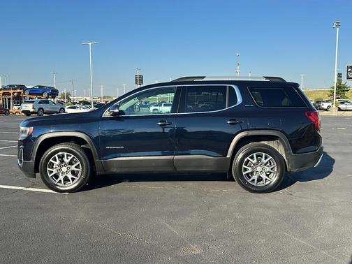 2022 GMC Acadia SLE