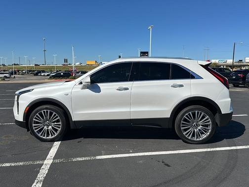 2025 Cadillac XT4 Premium Luxury