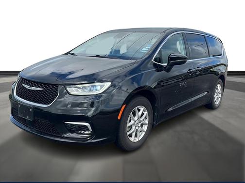 2023 Chrysler Pacifica Touring-L