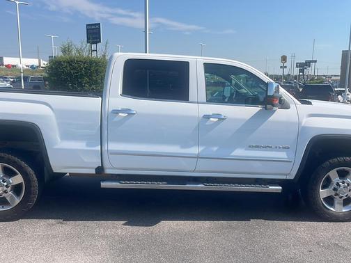 2016 GMC Sierra 2500 Denali