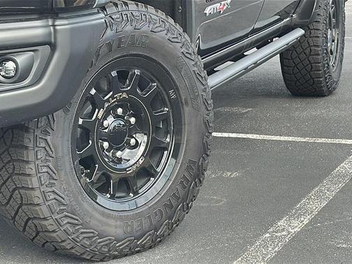 2025 GMC Sierra 1500 AT4X