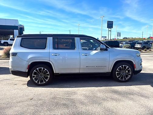 2022 Jeep Grand Wagoneer Series III