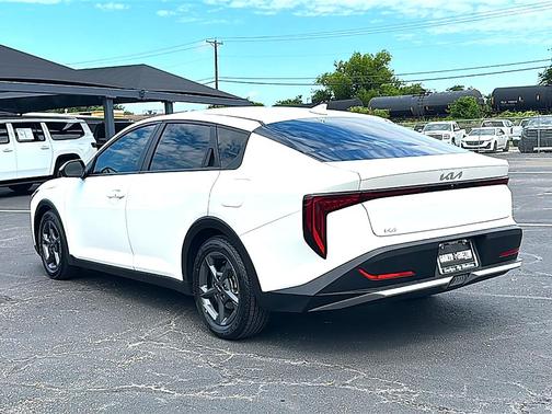 Snow White Pearl 2025 Kia K4
