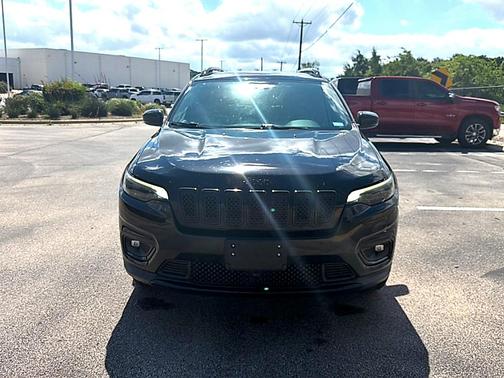Black 2023 Jeep Cherokee Altitude Lux