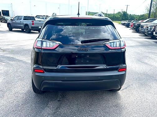 Diamond Black 2023 Jeep Cherokee Altitude Lux