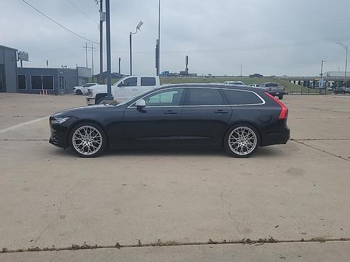 2018 Volvo V90 T5 R-Design