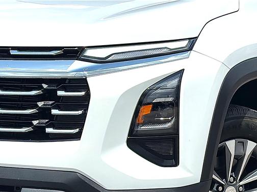 Summit White 2025 Chevrolet Equinox LT